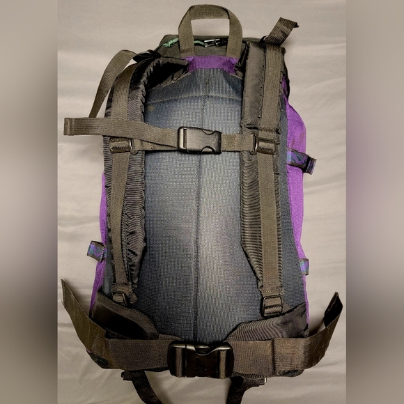jansport aztec backpack SuperBreak with Water Bottle Pocket Caliwearsd and an internal laptop sleeve Vintage USA Jansport 60L Purple/Black